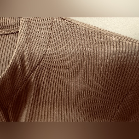 Joah Brown 🌸 Invisible Zip Long Sleeve 🌸 Size XS/S in Taupe - Picture 5 of 6